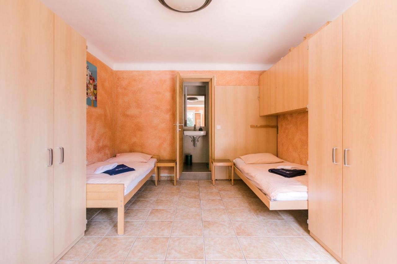 אזה Auberge De L'Europe מראה חיצוני תמונה